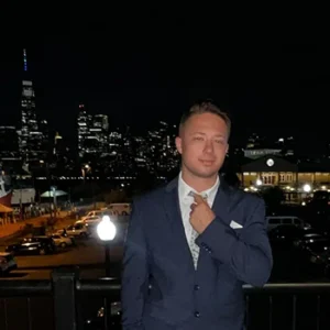 Adrian-Nowak-2-300x300